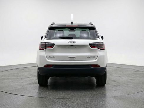 Used 2025 Jeep Compass Limited image 7