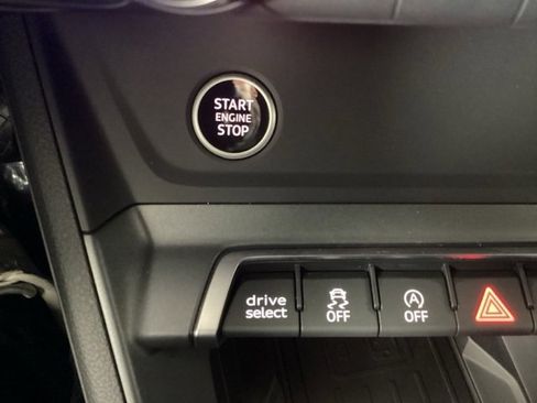 Used 2025 Audi Q3 2.0T Premium image 25