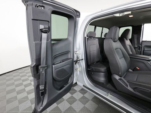 Used 2017 Chevrolet Colorado LT w/ LT Convenience Package image 18