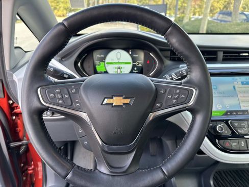 Used 2021 Chevrolet Bolt LT image 29