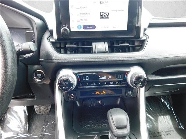 Used 2025 Toyota RAV4 XLE AWD/4WD image 21