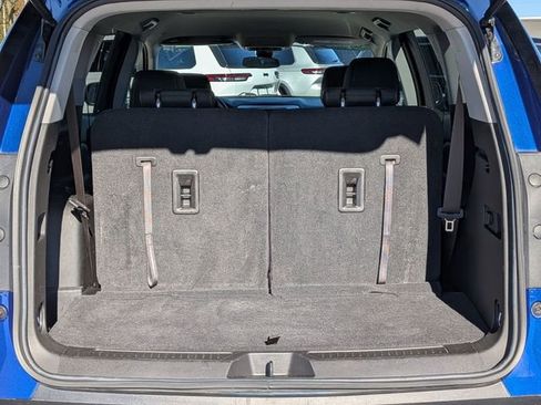 Used 2023 GMC Acadia SLE image 27