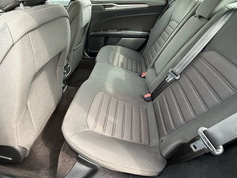 Used 2020 Ford Fusion SE FWD image 12