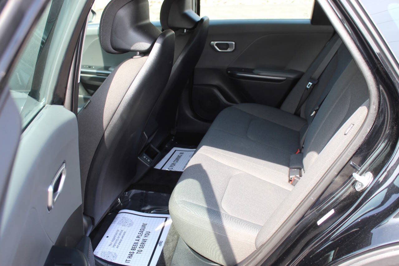 Used 2025 Kia K4 FWD image 15