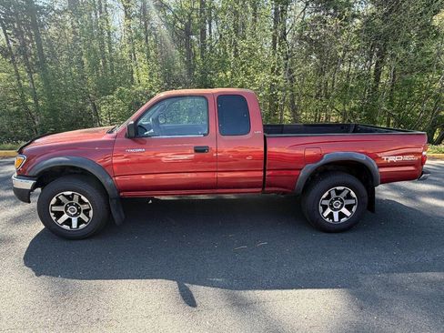 Used 2001 Toyota Tacoma PreRunner image 5