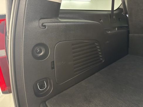 Used 2016 Chevrolet Suburban LTZ image 10