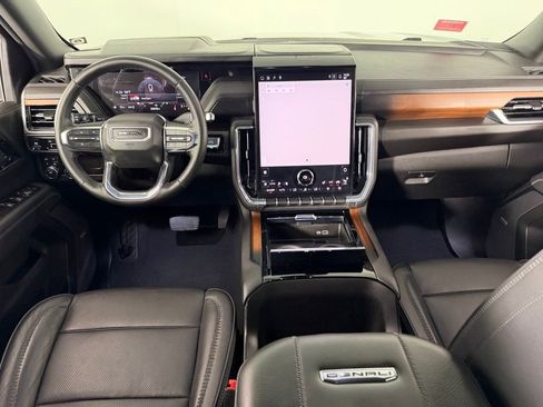 Used 2025 GMC Yukon XL Denali AWD/4WD image 11