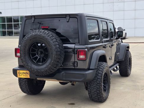 Used 2018 Jeep Wrangler Unlimited Sport S AWD/4WD image 7