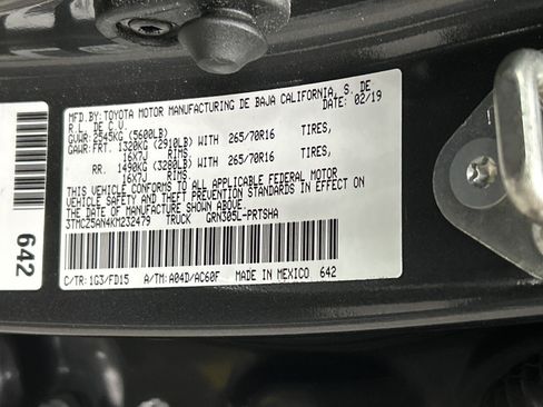 Used 2019 Toyota Tacoma TRD Off-Road w/ Technology Package AWD/4WD image 34