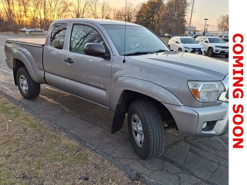 Used 2014 Toyota Tacoma 4x4 Access Cab V6 image 3