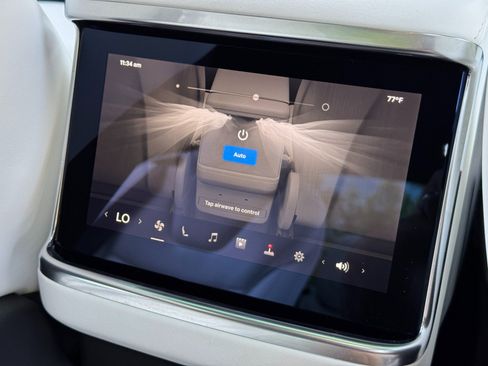 Used 2023 Tesla Model X image 33