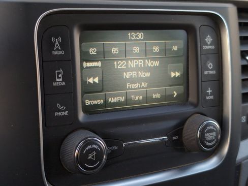 Used 2016 RAM 3500 Tradesman w/ Chrome Appearance Group AWD/4WD image 17
