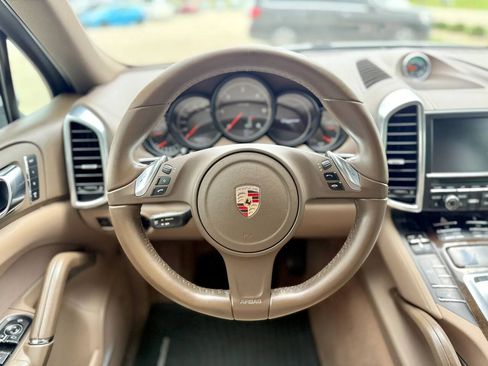Used 2013 Porsche Cayenne Diesel AWD/4WD image 10