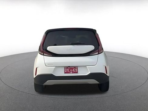 Used 2025 Kia Soul LX w/ LX Technology Package FWD image 12