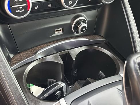 Used 2018 Alfa Romeo Stelvio Ti AWD/4WD image 21