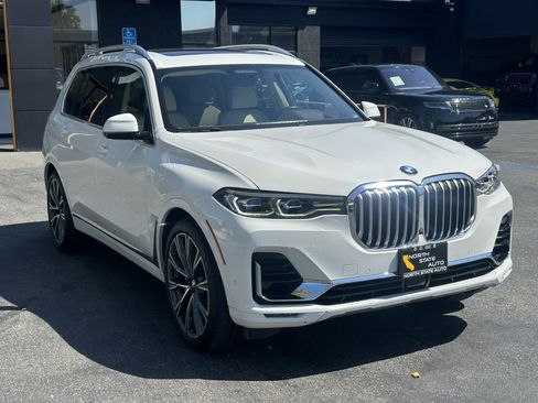 Used 2019 BMW X7 xDrive50i w/ Premium Package AWD/4WD image 6