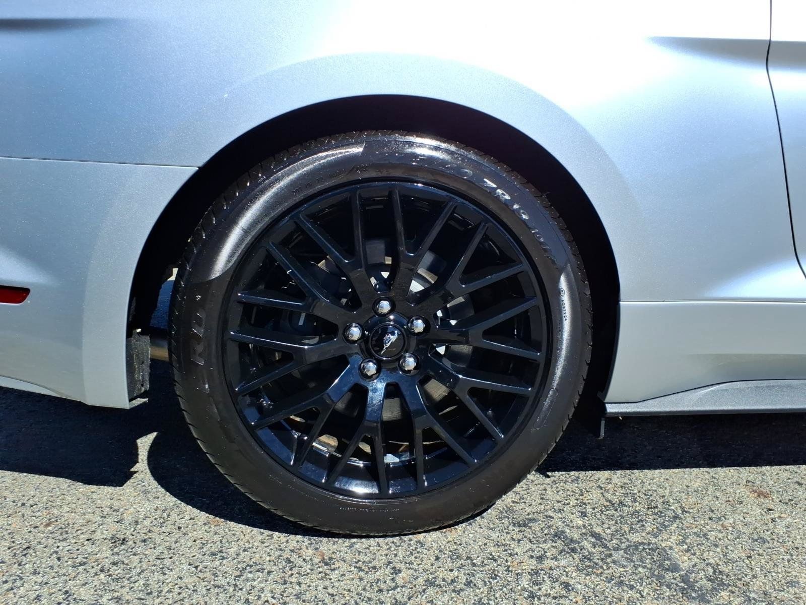 Used 2016 Ford Mustang GT w/ GT Performance Package RWD image 7