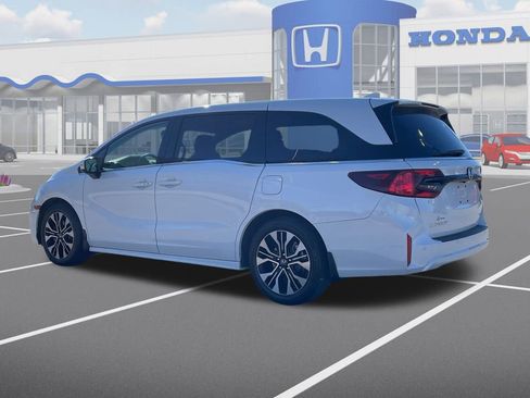 Used 2025 Honda Odyssey Elite image 6