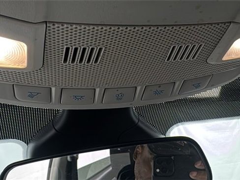 Used 2024 Ford Edge SE image 31