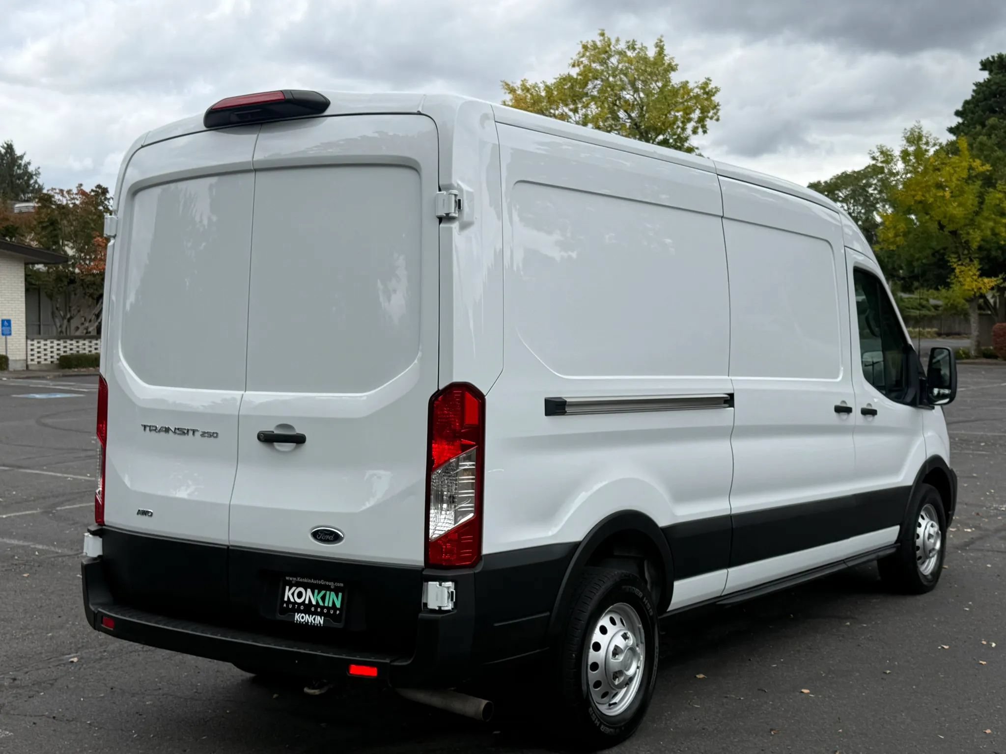 Used 2023 Ford Transit 250 Medium Roof AWD w/ Load Area Protection Package image 6