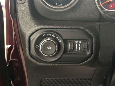 Used 2021 Jeep Wrangler Unlimited Sahara image 20