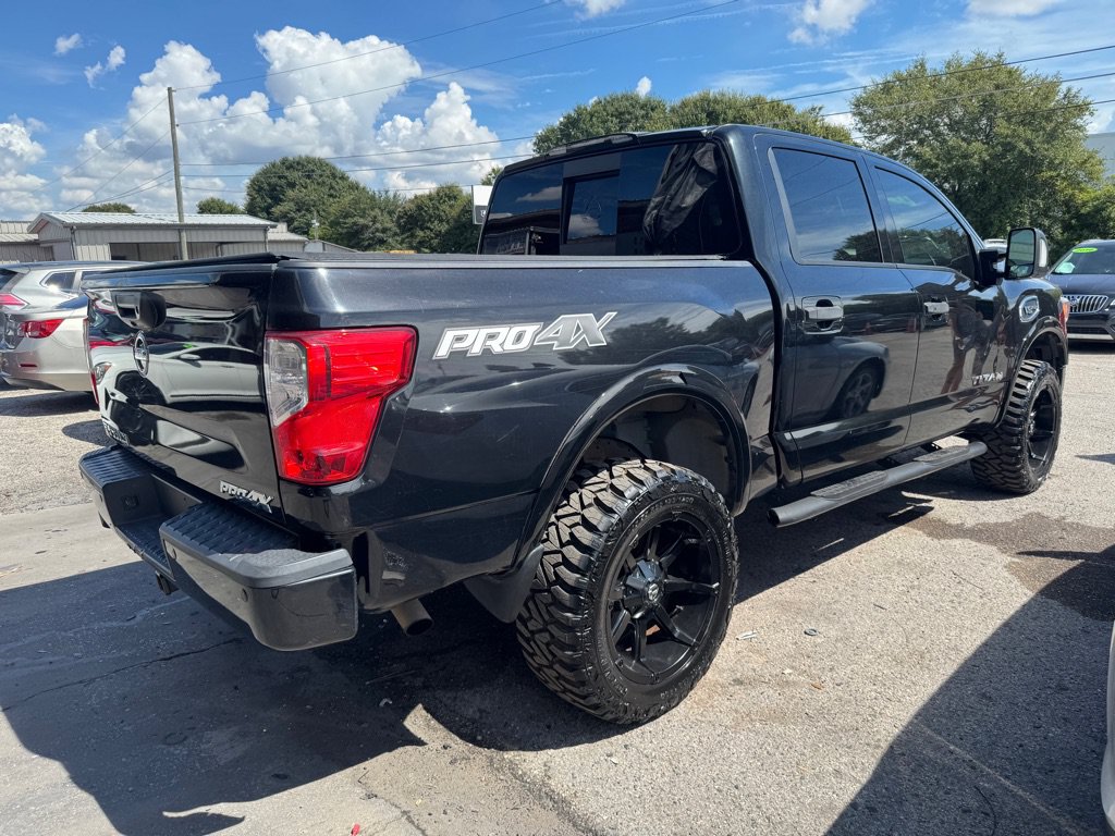 Used 2017 Nissan Titan PRO-4X w/ Pro-4x Convenience Package AWD/4WD image 14