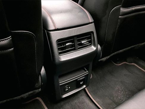 Certified 2022 Ford Edge ST-Line image 33