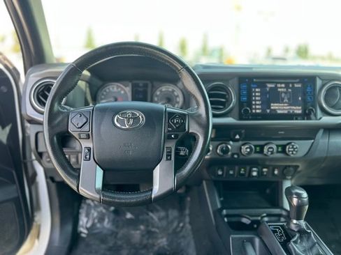 Used 2019 Toyota Tacoma TRD Sport w/ Technology Package AWD/4WD image 13