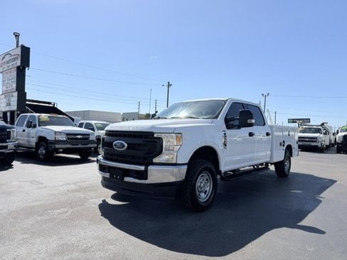 Used 2022 Ford F250 XL w/ Power Equipment Group AWD/4WD image 2