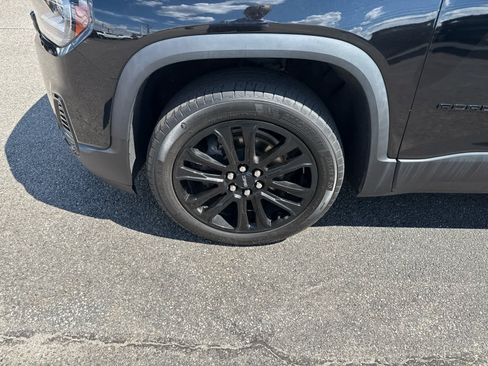 Certified 2023 GMC Acadia SLE w/ Driver Convenience Package AWD/4WD image 9