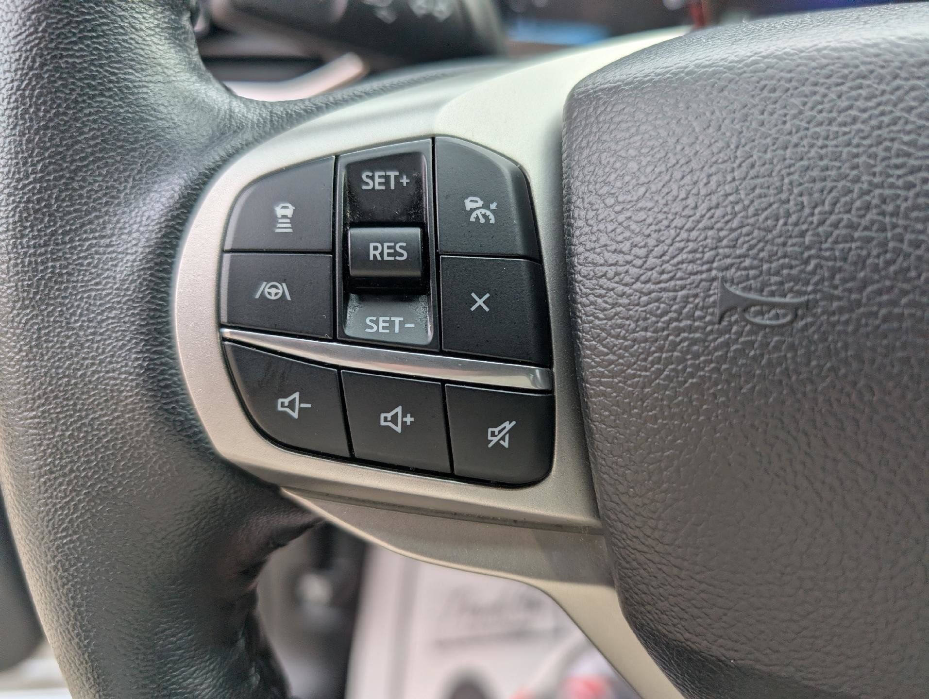 Used 2024 Ford Explorer XLT w/ Equipment Group 202A AWD/4WD image 29
