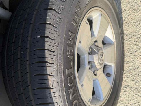 Used 2011 Toyota Tacoma PreRunner w/ TRD Sport Pkg RWD image 9