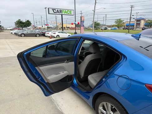 Used 2018 Hyundai Elantra SEL w/ Cargo Package FWD image 17