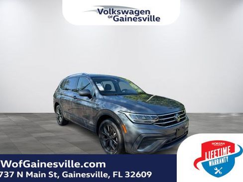 Certified 2024 Volkswagen Tiguan SE AWD/4WD image 1