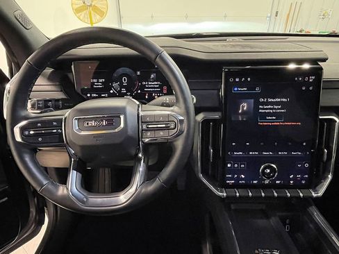 Used 2025 GMC Acadia Elevation image 39