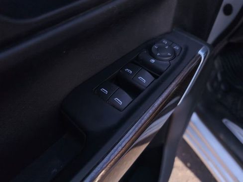 Used 2020 Chevrolet Silverado 1500 LT image 16