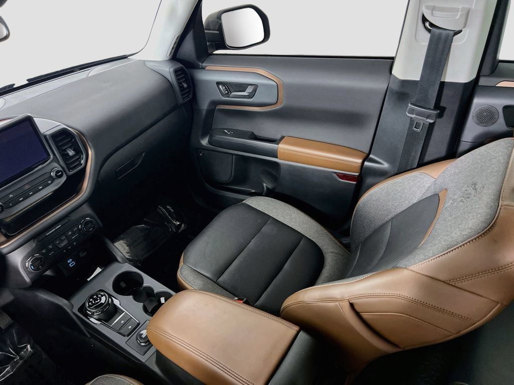 Used 2021 Ford Bronco Sport Outer Banks w/ Outer Banks Package (96D) AWD/4WD image 23