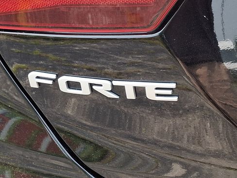 Used 2024 Kia Forte LXS FWD image 16