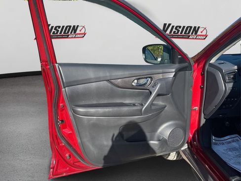 Used 2019 Nissan Rogue SV image 24