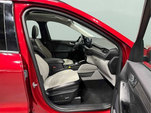 Used 2023 Ford Escape SE w/ PHEV Premium Package image 31