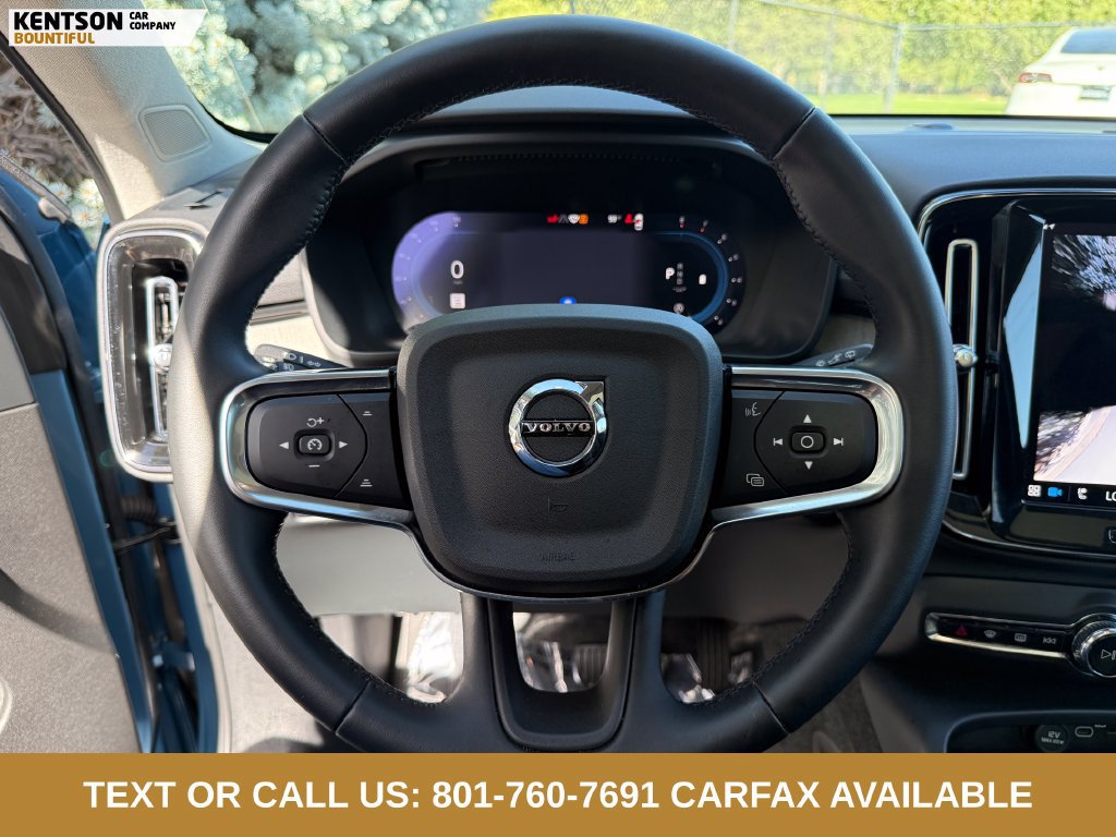 Used 2025 Volvo XC40 B5 Plus AWD/4WD image 15