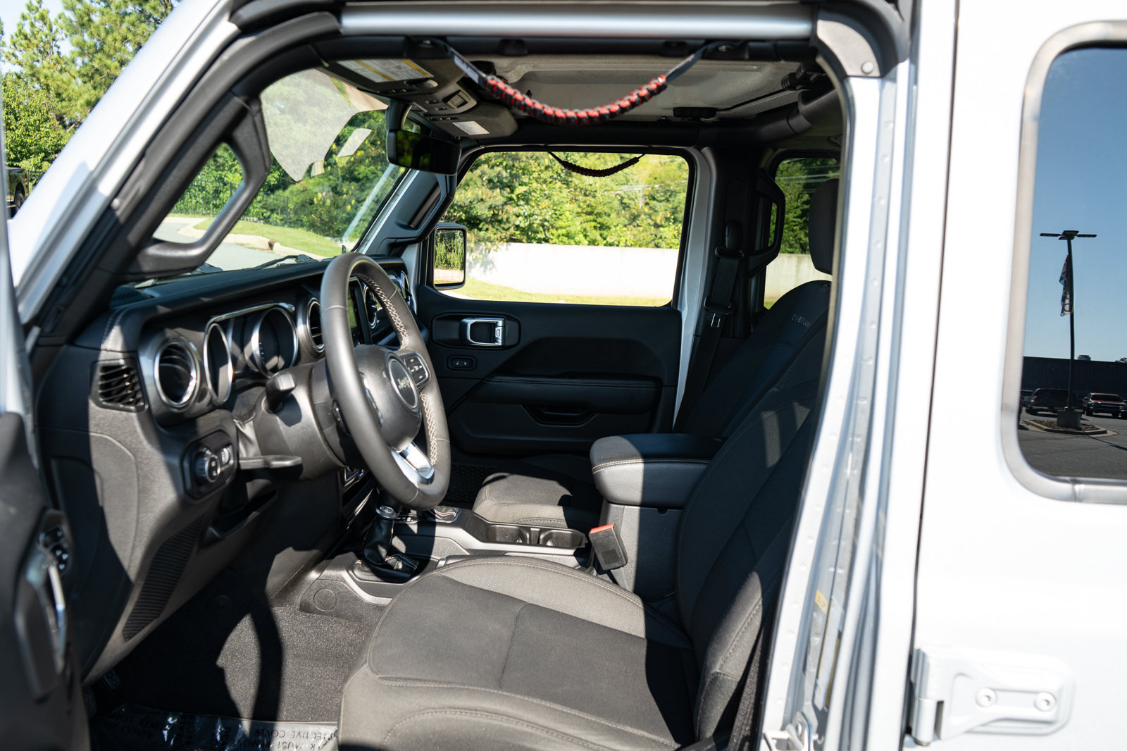 Used 2023 Jeep Gladiator Overland AWD/4WD image 14