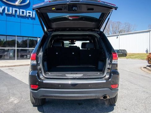 Used 2022 Jeep Grand Cherokee Limited image 16