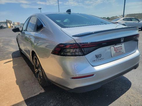 Used 2025 Honda Accord Sport image 6