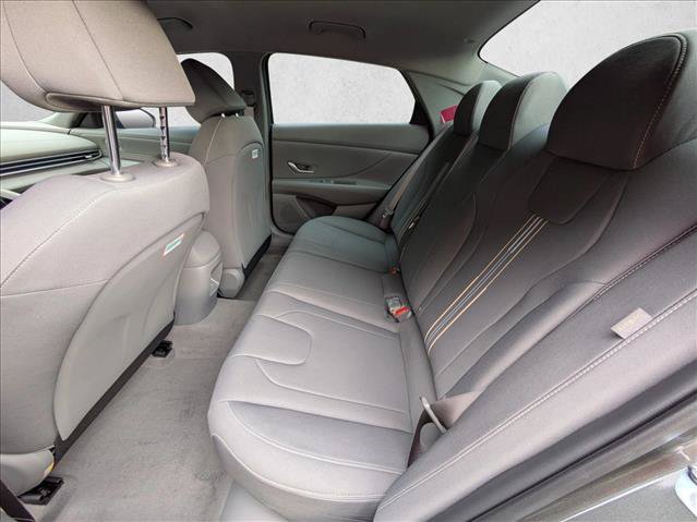 New 2026 Hyundai Elantra Hybrid FWD image 17
