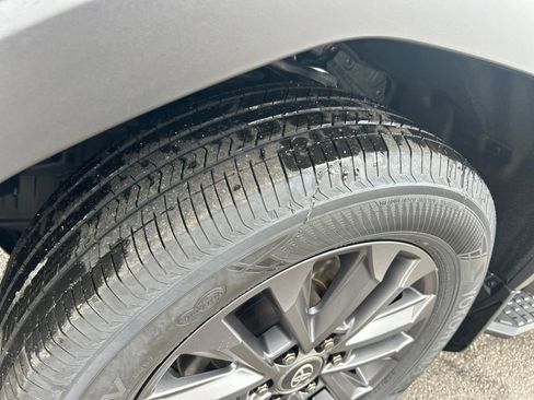 Used 2024 Toyota Land Cruiser image 31