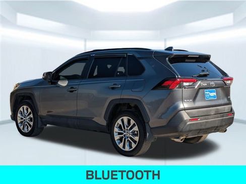 Used 2019 Toyota RAV4 XLE Premium image 4