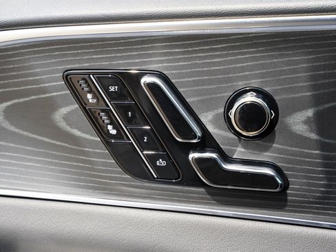 New 2025 Cadillac Lyriq Luxury image 17