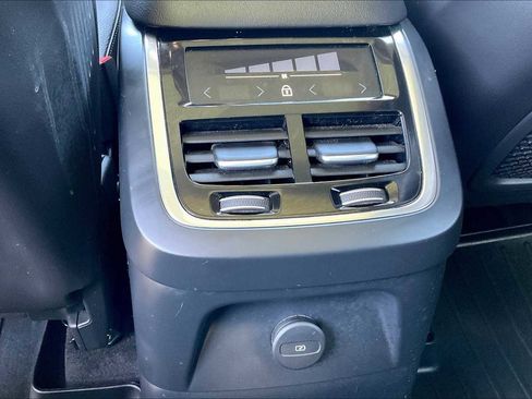 Used 2023 Volvo XC90 T8 Core image 38