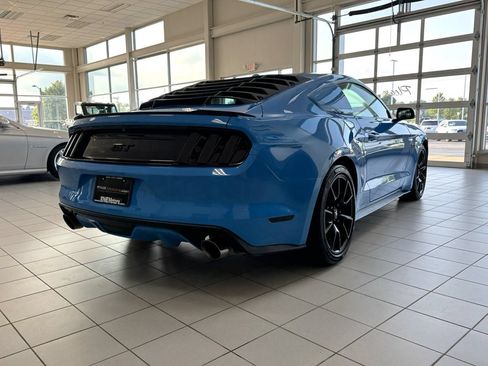 Used 2017 Ford Mustang GT Premium w/ Black Accent Package RWD image 12
